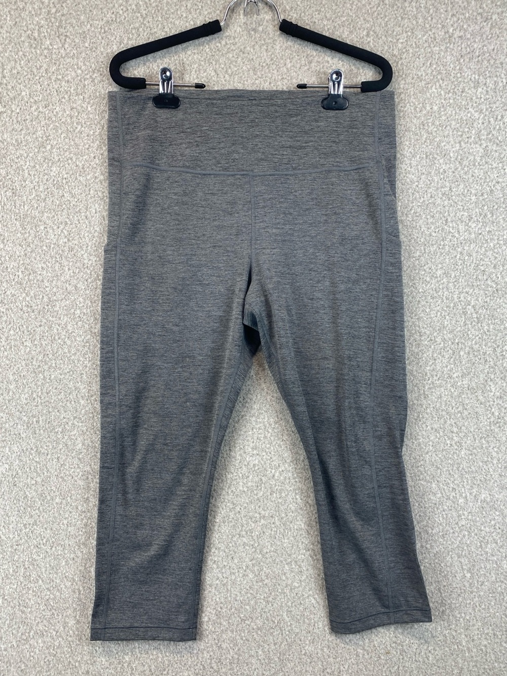 Athleta Ultimate Stashed Pocket Capri Leggings Women's L Cropped Activewear